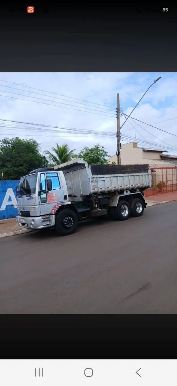 Caminhão  truck caçamba 