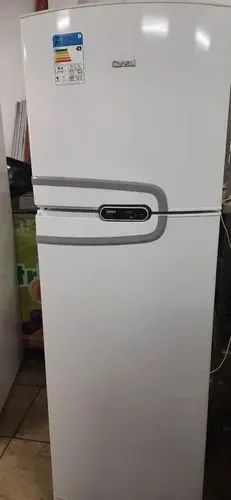 Geladeira semi nova 