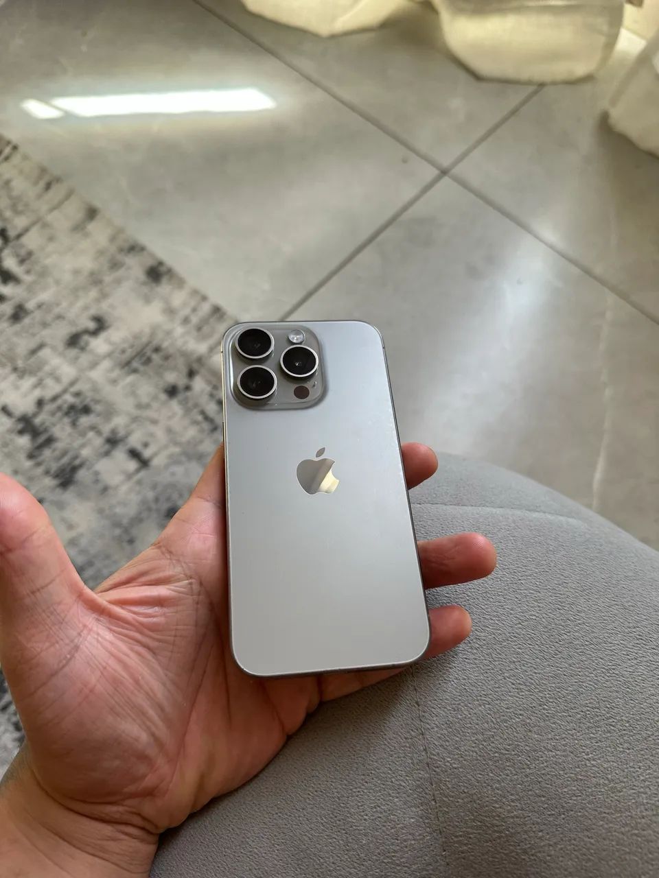 iPhone 15 pro Titanium  - Foto 2