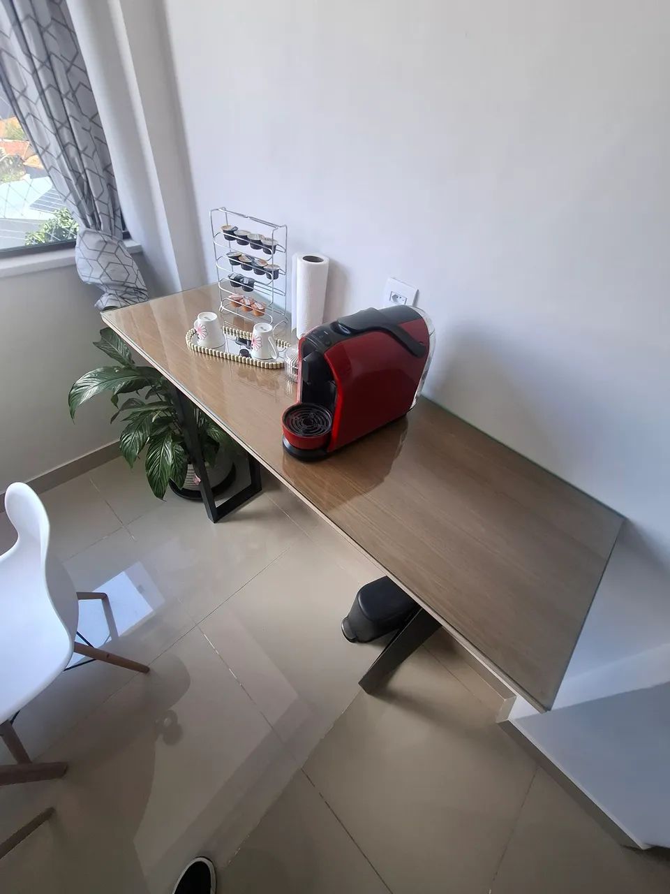 Aparador em MDF e tampão de vidro temperado  - Foto 2