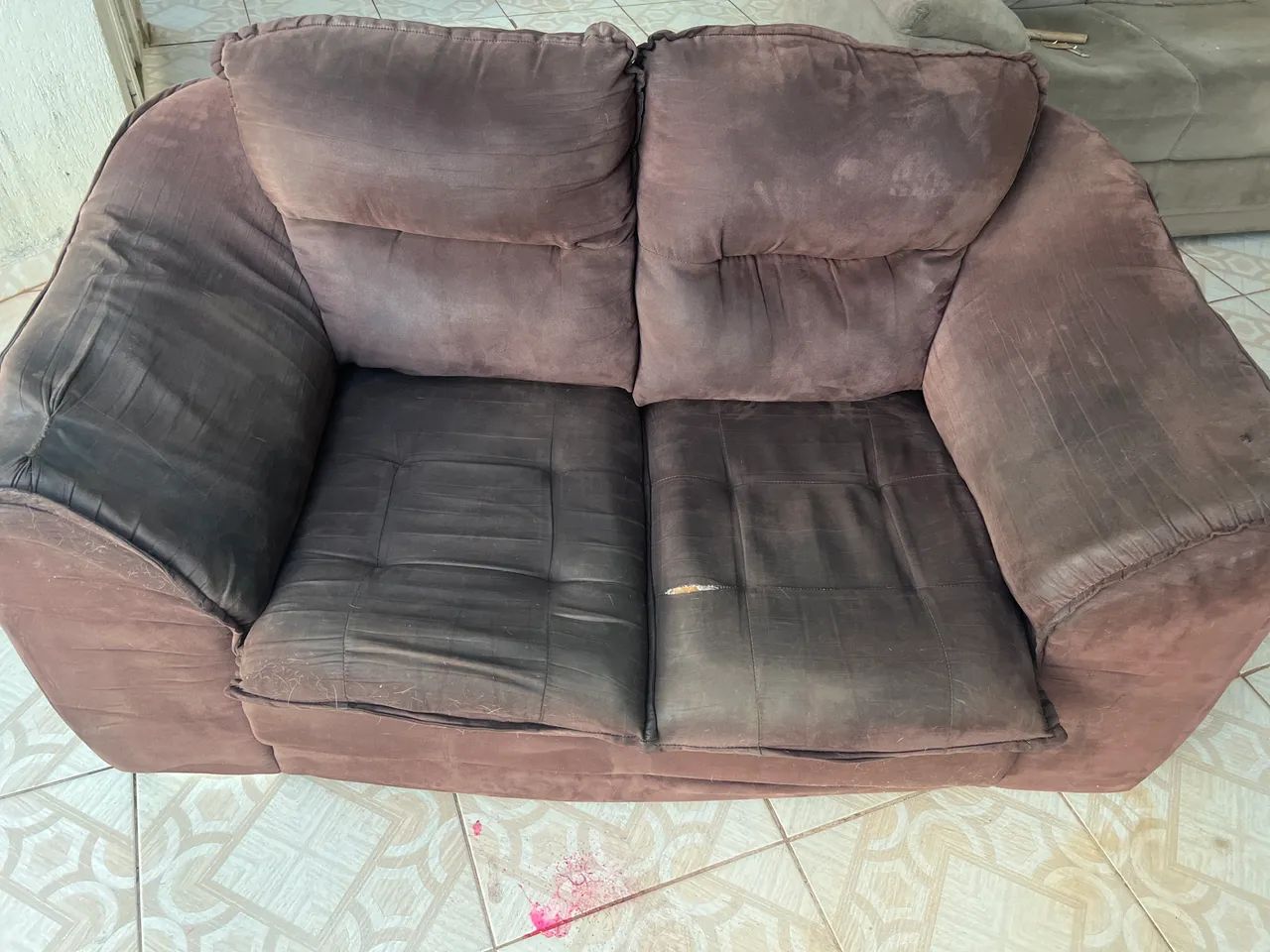 Vendo sofá de 2 lugares 