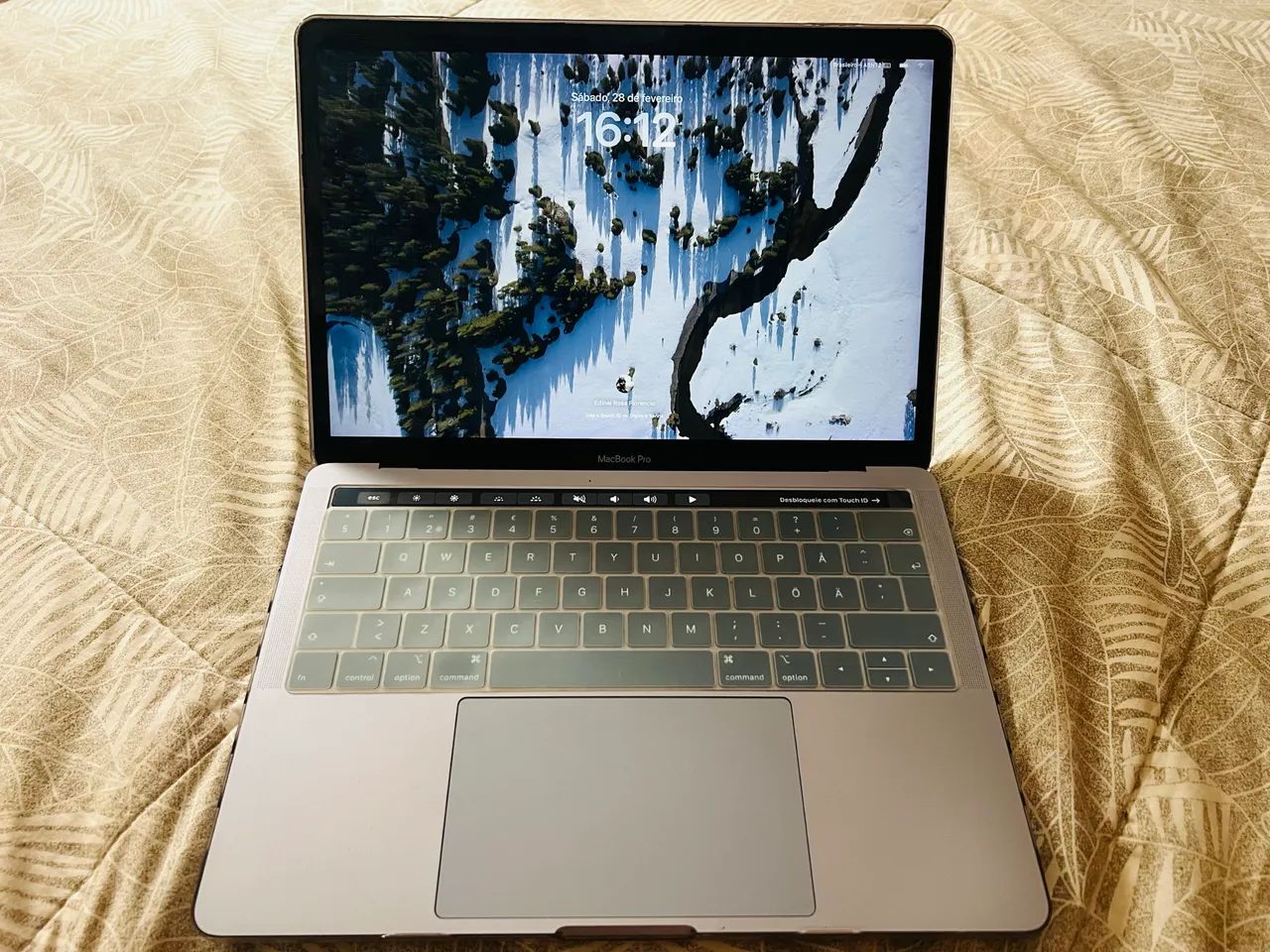 Macbook Pro 2018 13 pol. Core i5 - 8GB Ram - 256GB - Touch Bar