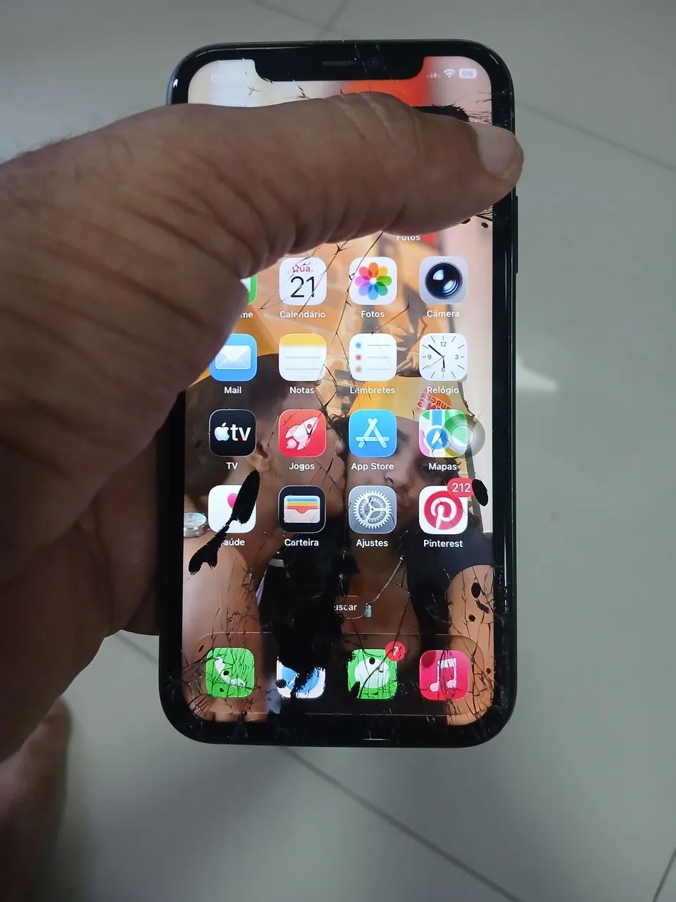 Iphone 11 de 128 gigas - Foto 3