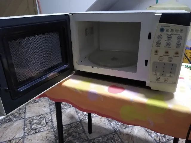 micro-ondas Electrolux modelo MEF28 de 18 litros 110V - Foto 2