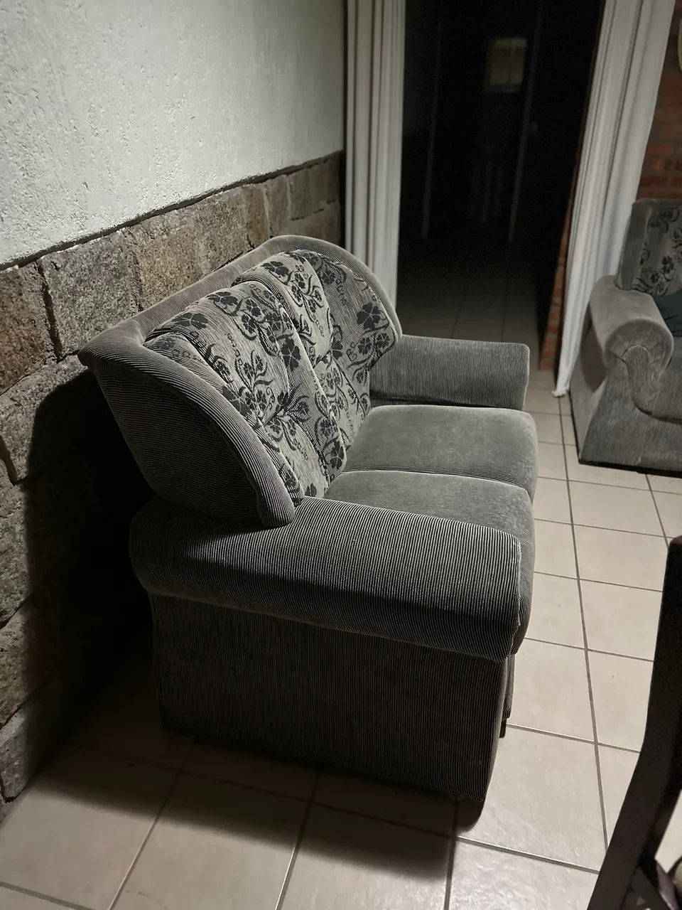 Sofa dois lugares semi novos - Foto 2