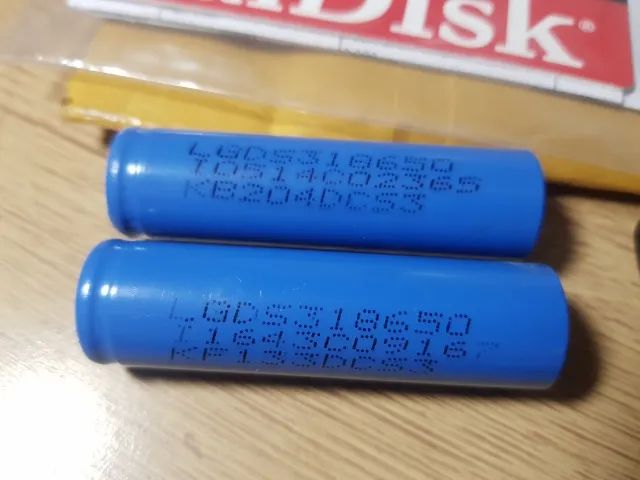 2 Célula LG 18650 Li-ion 2000mah Original (2 peças) - Foto 2
