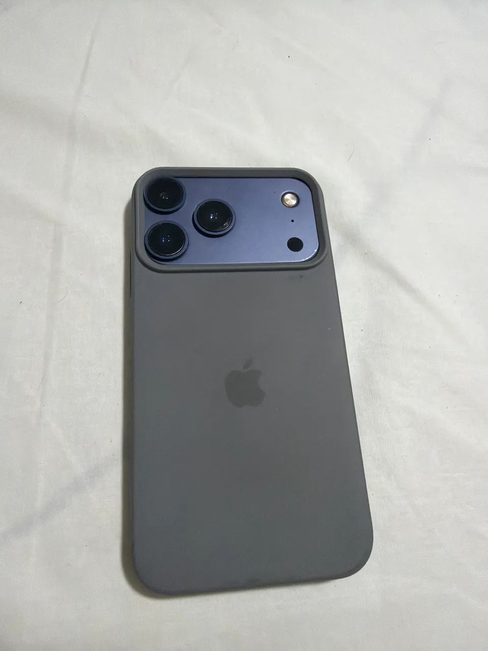 iPhone 11 com a carcaça do 17 pro  - Foto 4