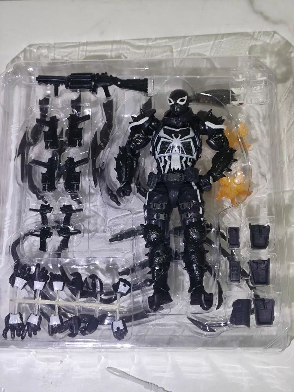 Action Figure Agente Venom Revoltech - - Foto 2