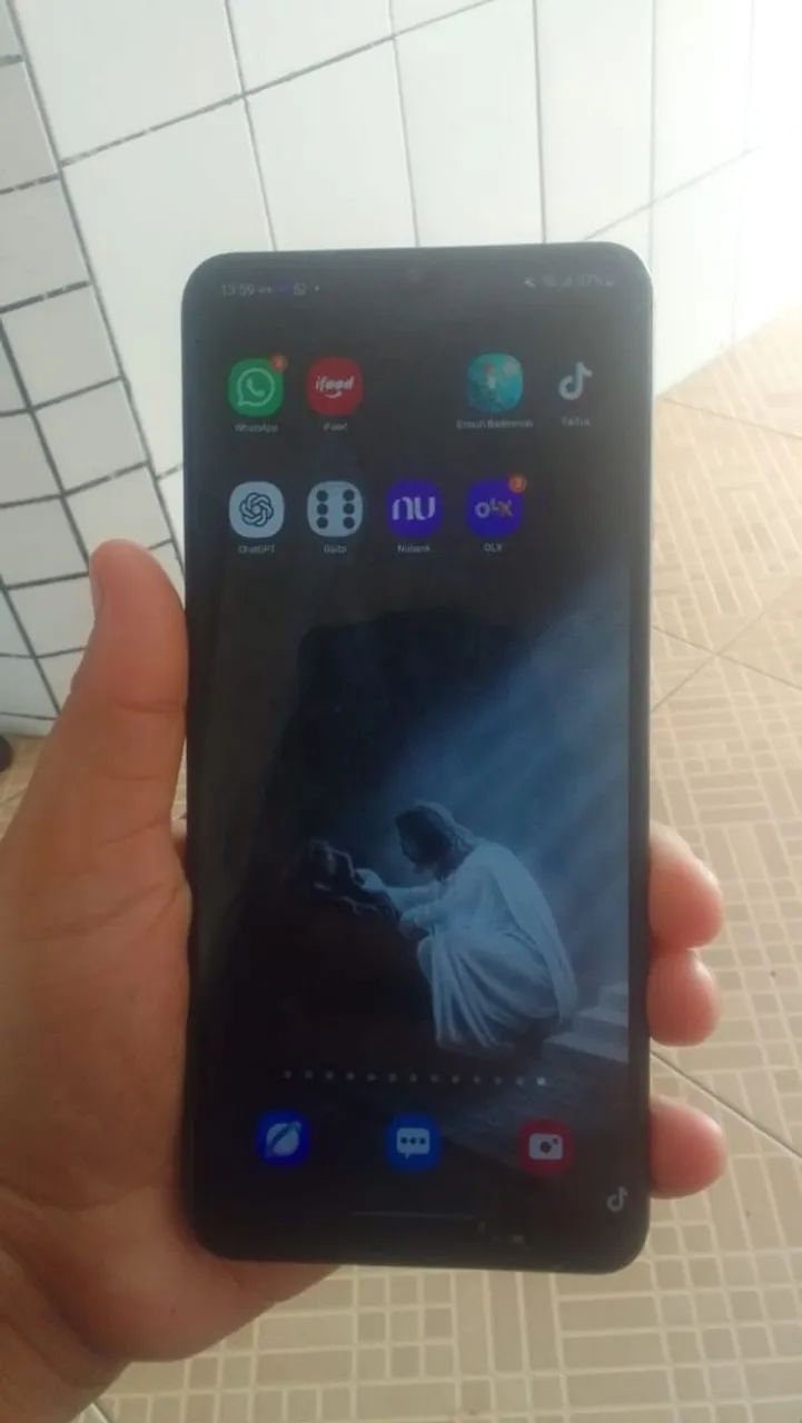Vendo celular 350 com a tela trincada mais funciona certinho  - Foto 2