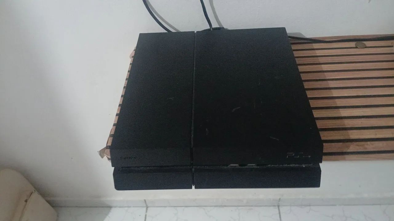 PLAYSTATION 4