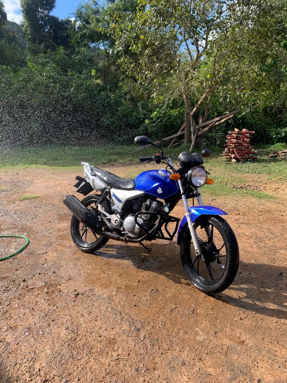 Titan 150 2004