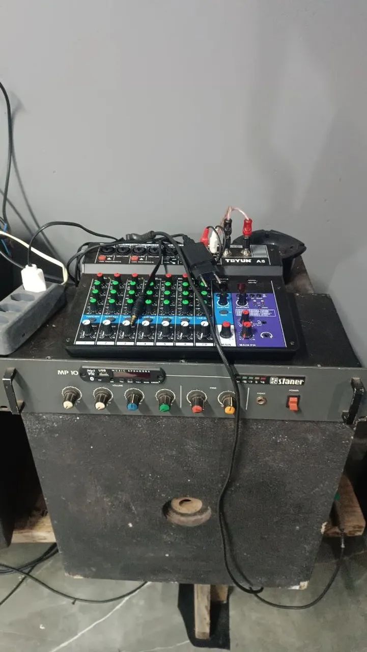 Caixa de som e amplificador 