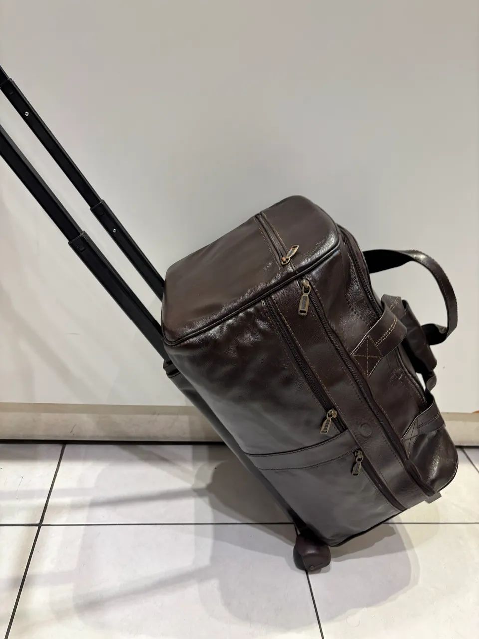 Sacola de Viagem em Couro com Rodas