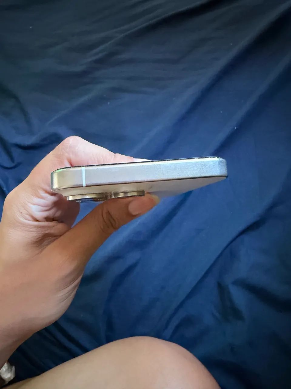 iPhone 15 pro max branco- 256gb - Detalhe na frontal - Foto 5