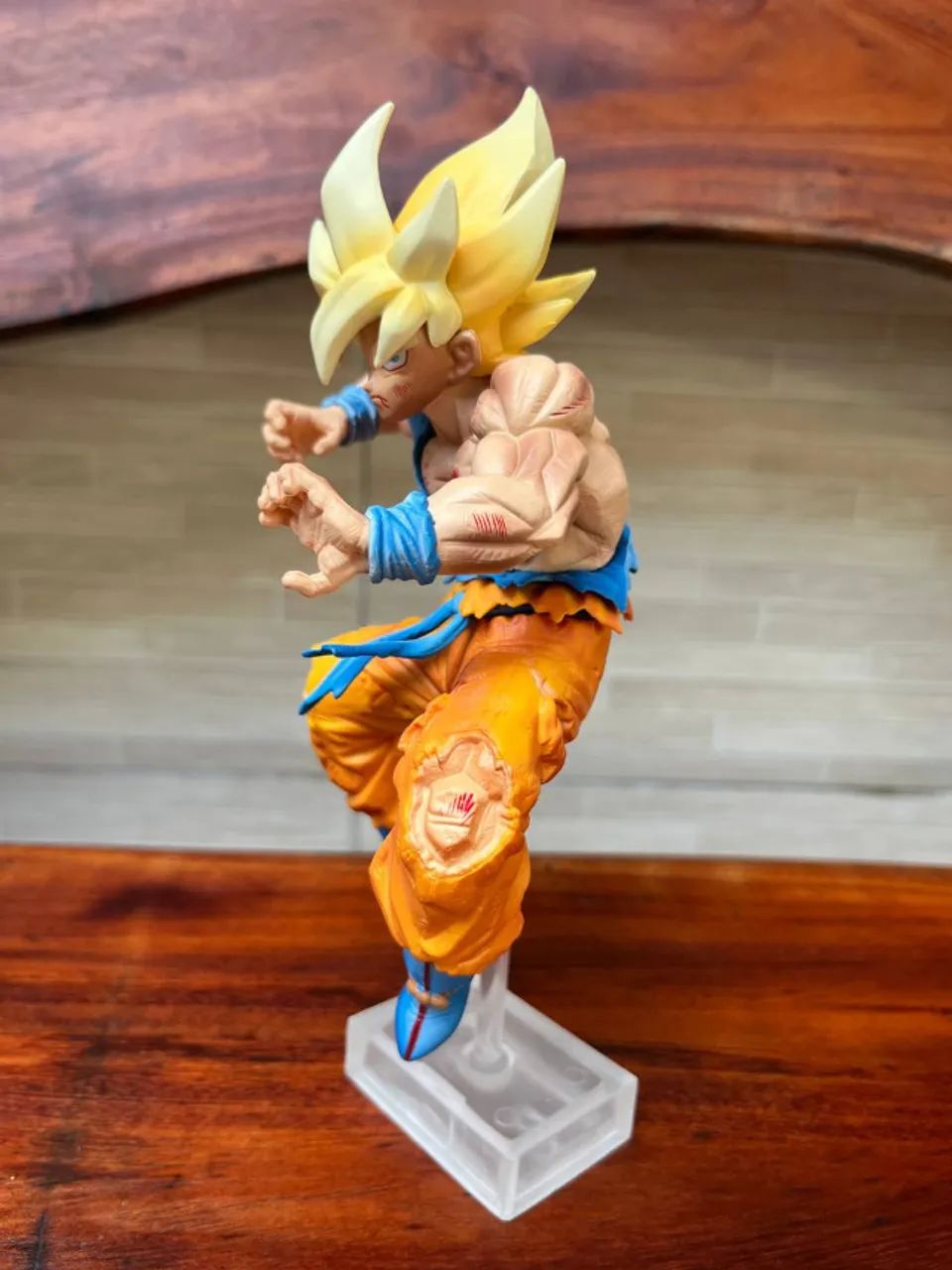 Action Figure Dragon Ball - Goku SJJ 21cm Com Base Aérea  - Foto 3