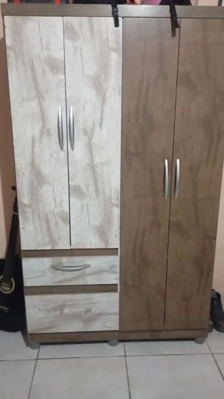 Guarda roupa 4 portas de solteiro