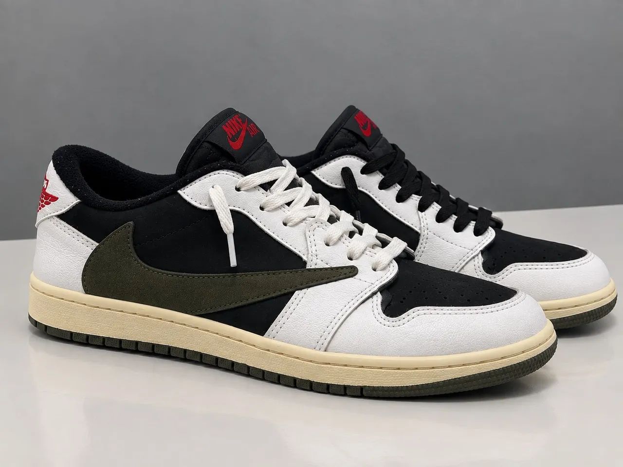 NIKE TRAVIS SCOTT JORDAN 1 LOW "OLIVE"