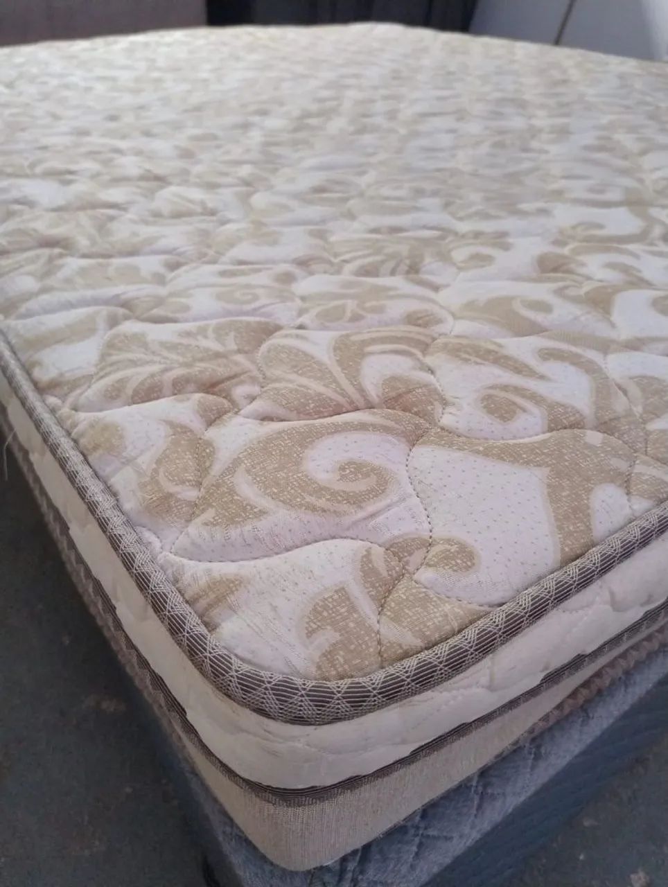 Cama Queen com colchão entrego sem taxa  - Foto 3