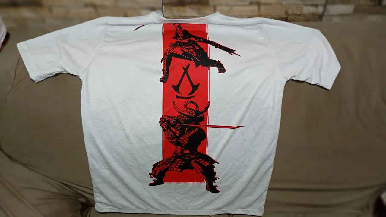 Camisa original Assasins Creed Shadows Ubisoft - Foto 2