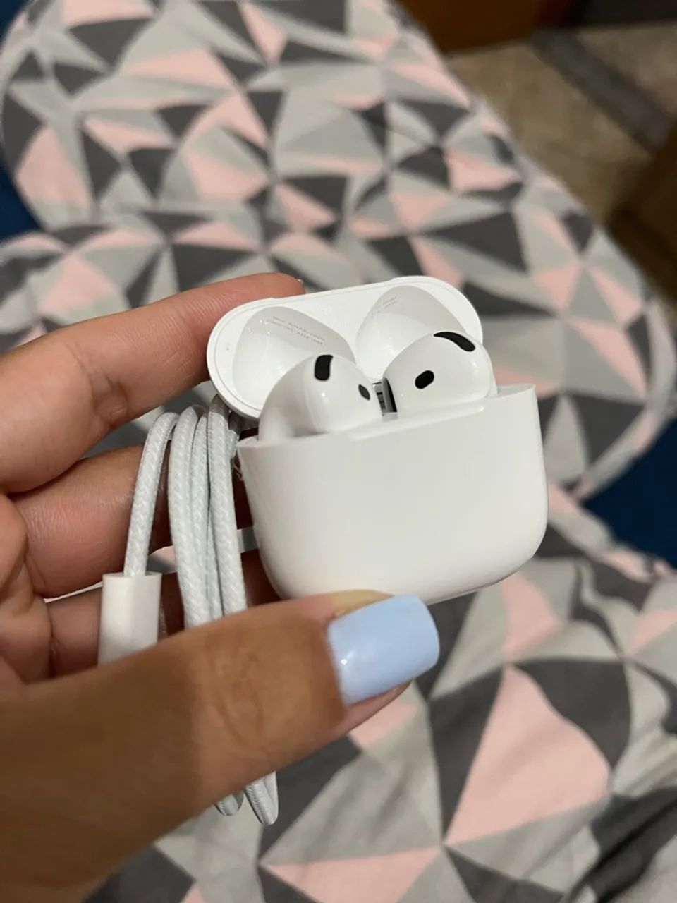 AirPods 4