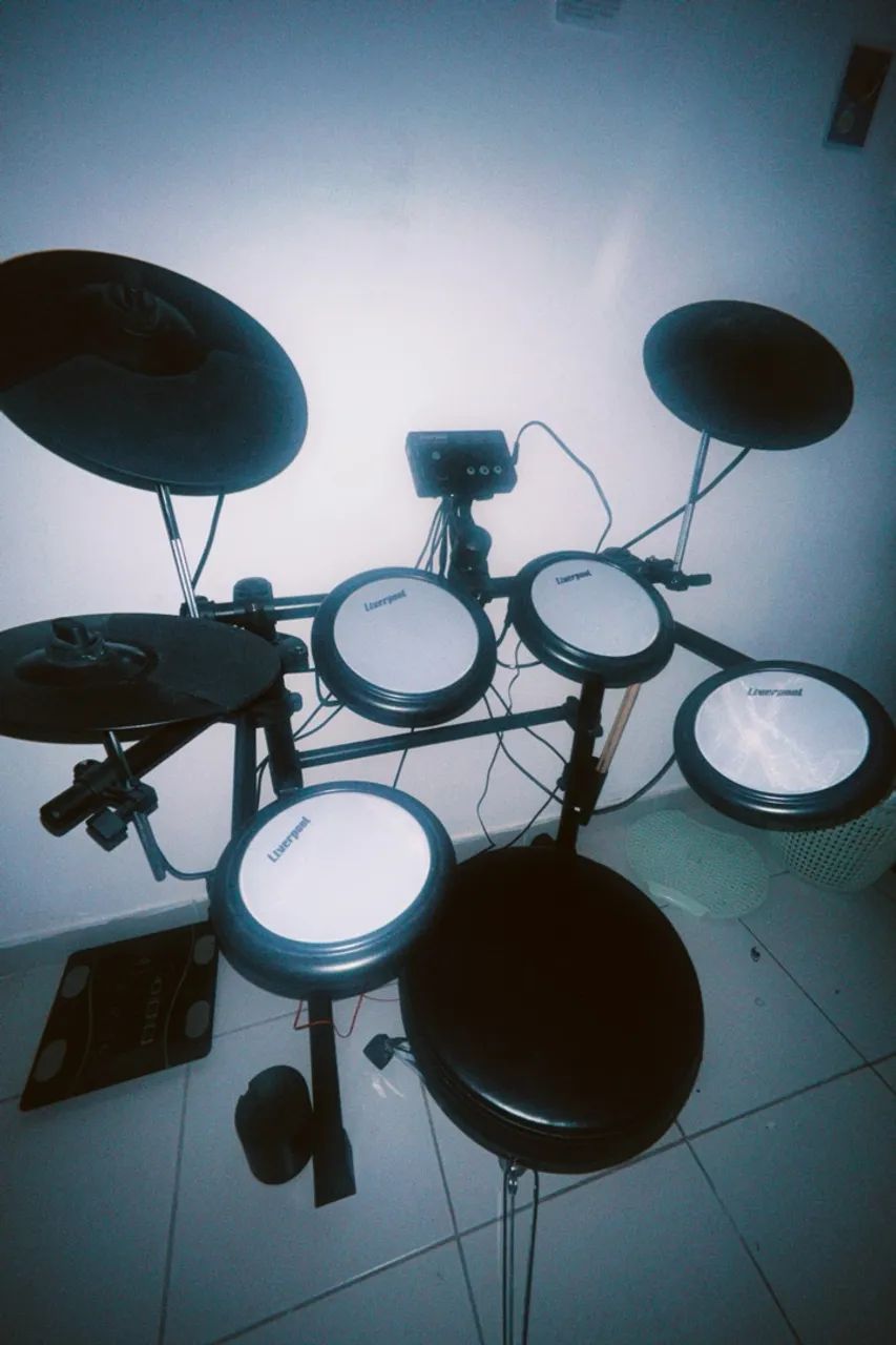 Bateria Eletrônica Liverpool (Pouco usada) 