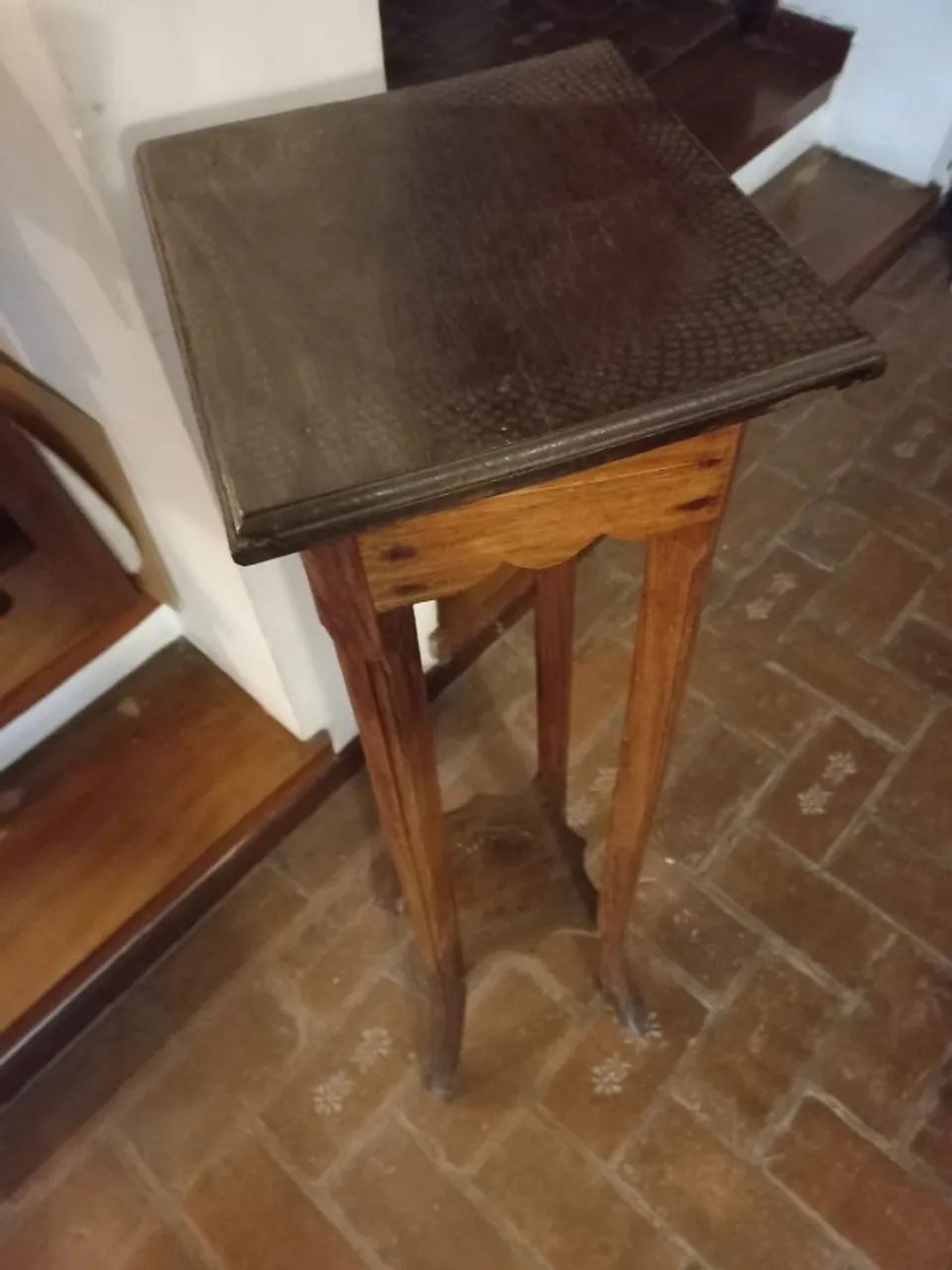 Banqueta Vintage em Madeira Maciça - Estilo Clássico - Foto 2