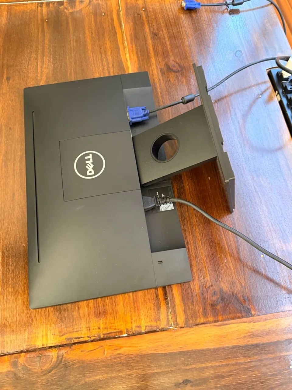 Monitor Dell 18,5" LED E1916H - VGA e DisplayPort - com cabos