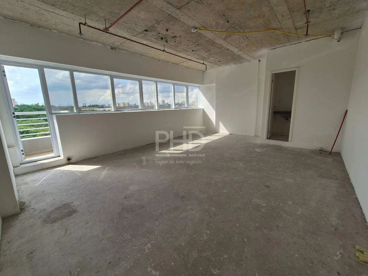 Sala Comercial de 55m² com Vaga de Garagem e Portaria 24h - Centro SBC