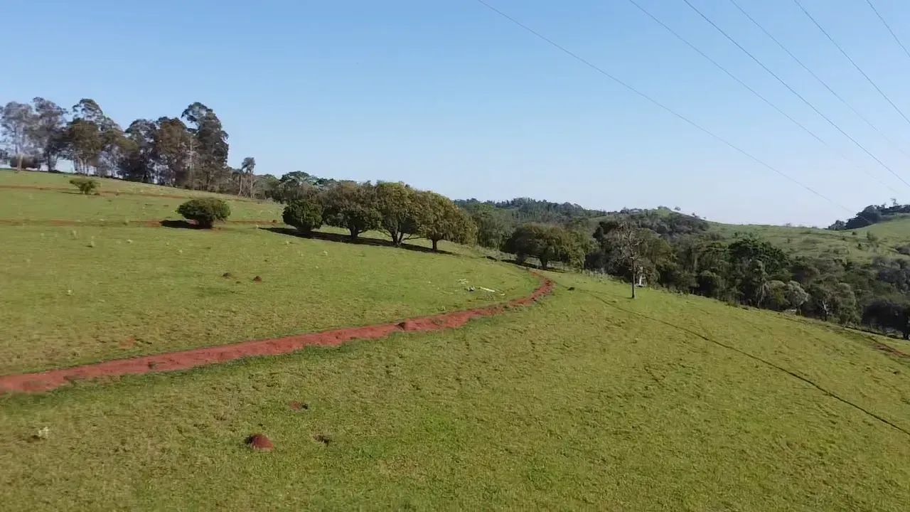 OPORTUNIDADE COM ÓTIMO PREÇO- SITIO EM PIRAJU- DIVISA COM A REPRESA - Foto 2