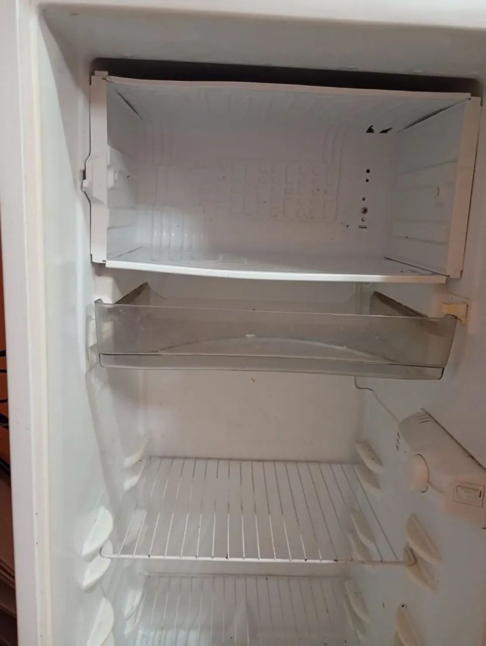 Vende-se geladeira pegando perfeitamente  - Foto 3