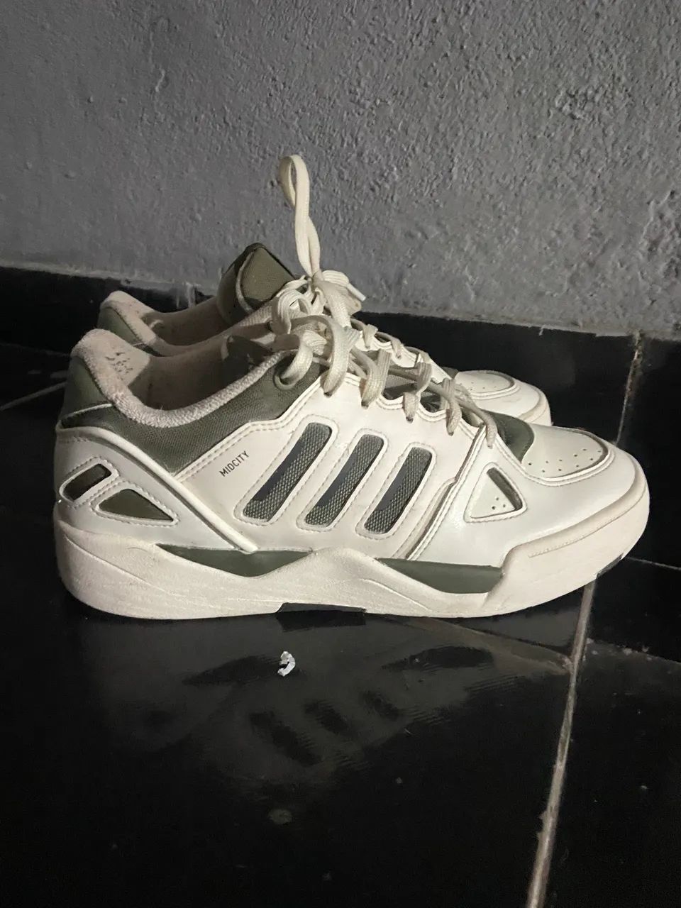 Tênis Adidas