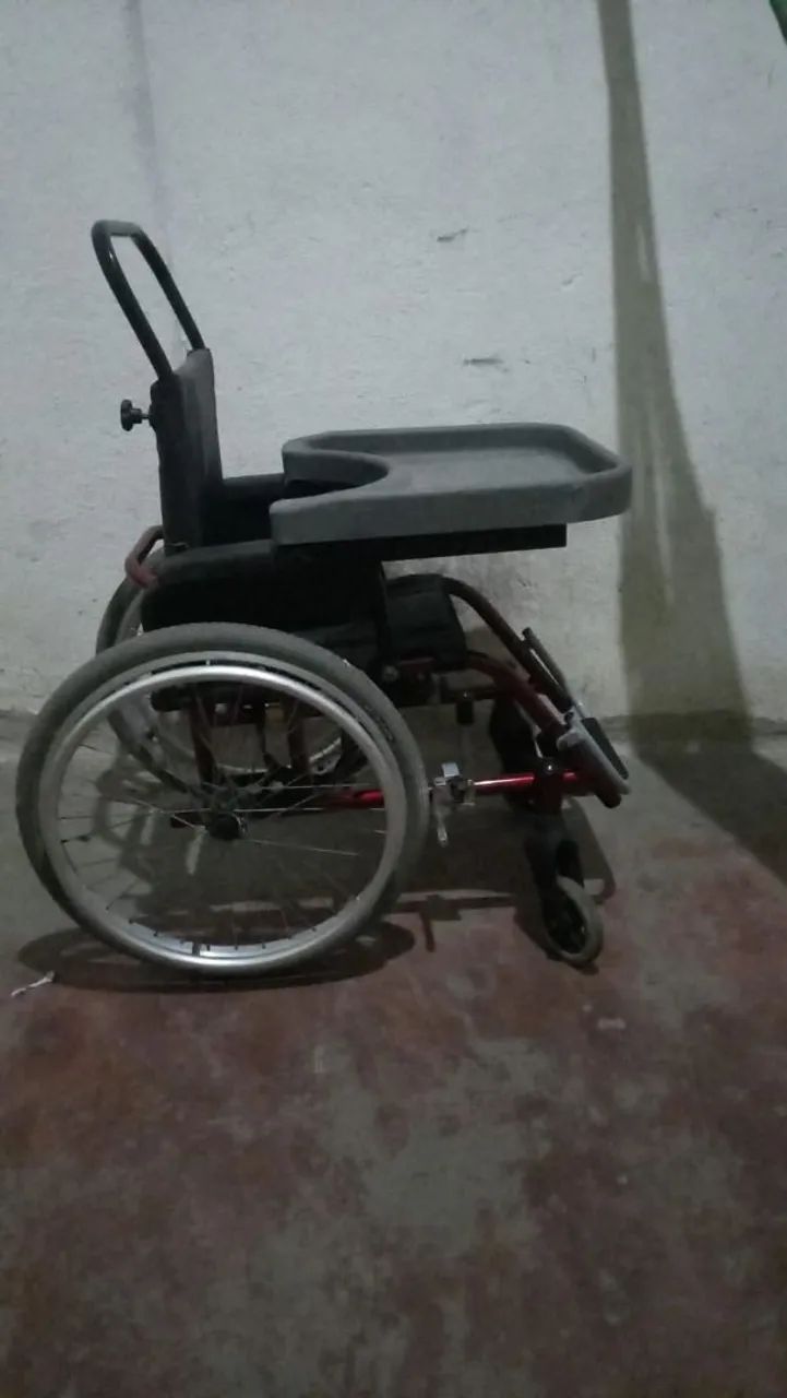 Cadeira de rodas infantil