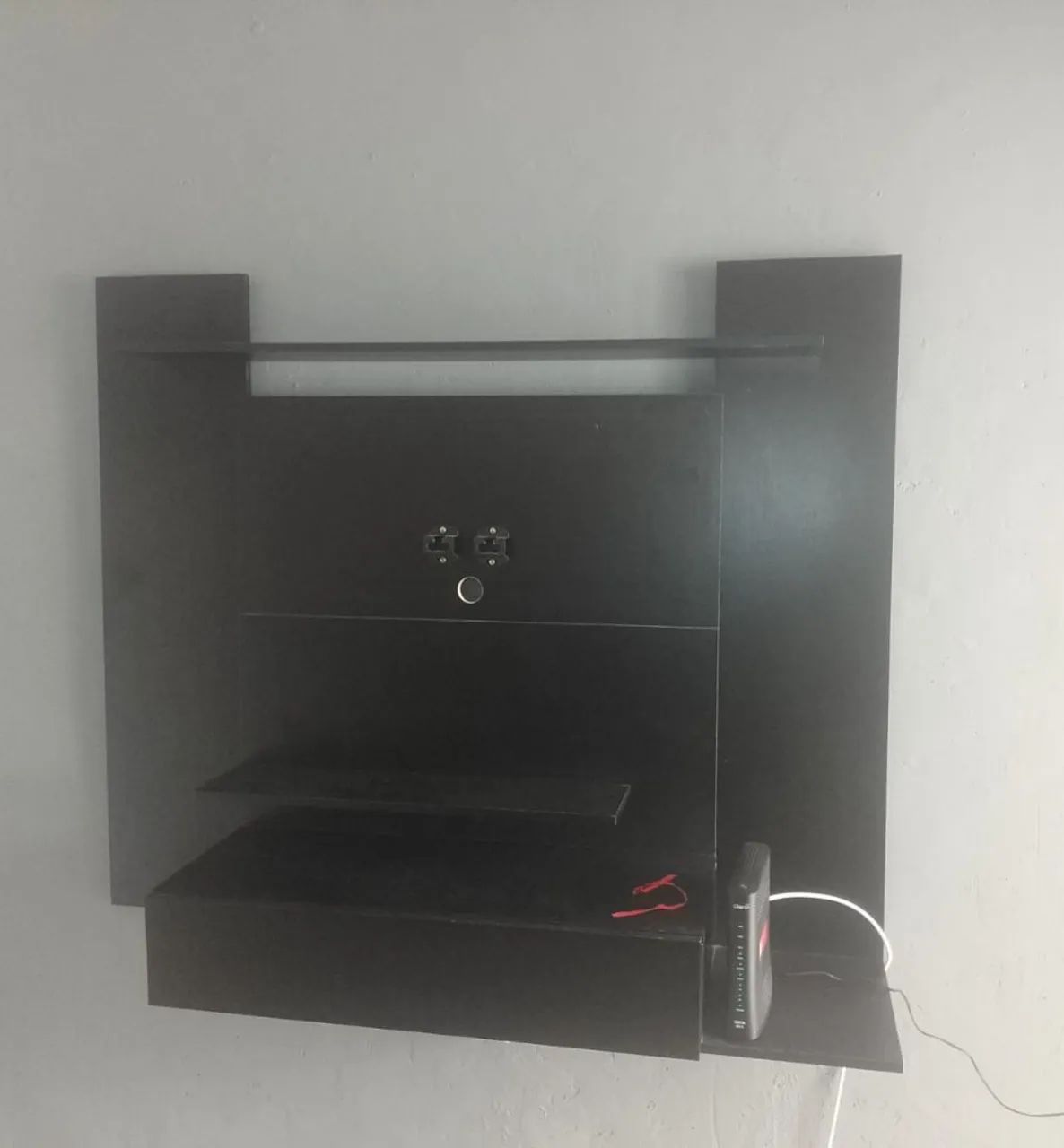 Painel parede preto para tv até 50 polegadas 1 gavete e 4 prateleiras 