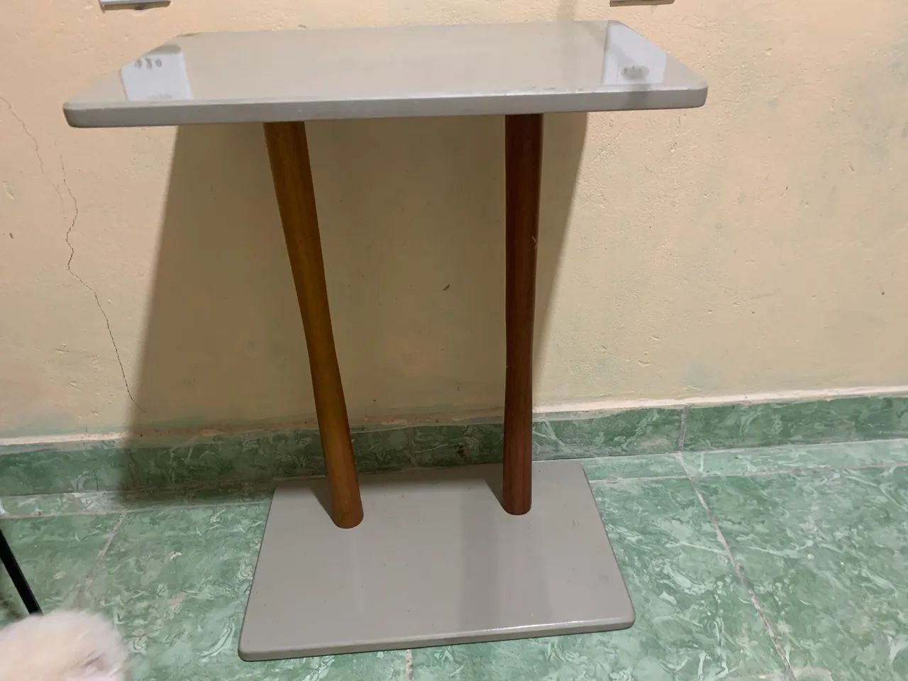 Vendo mesa quadrada..