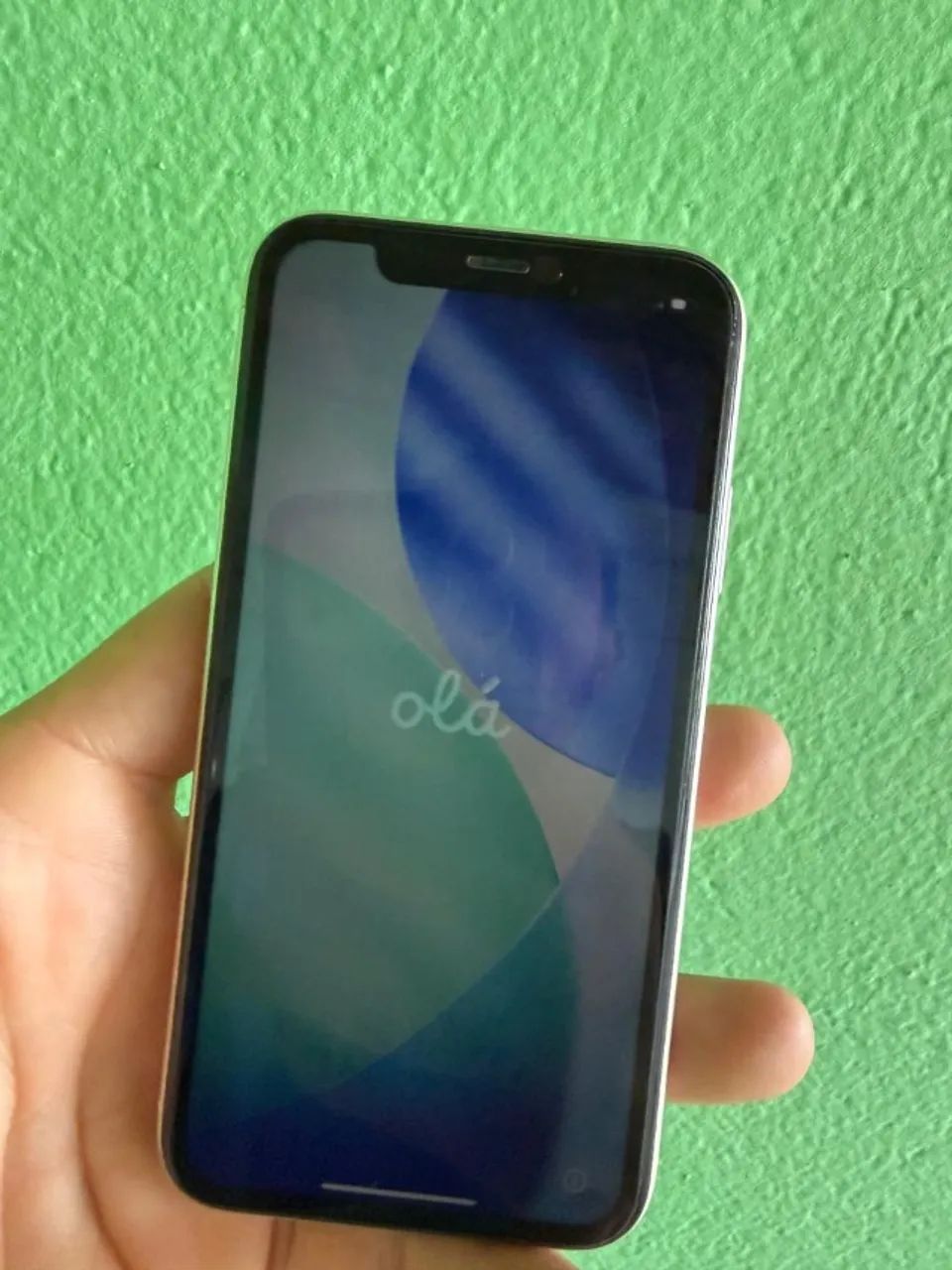 vende-se iphone 11 branco - 64g - Foto 2