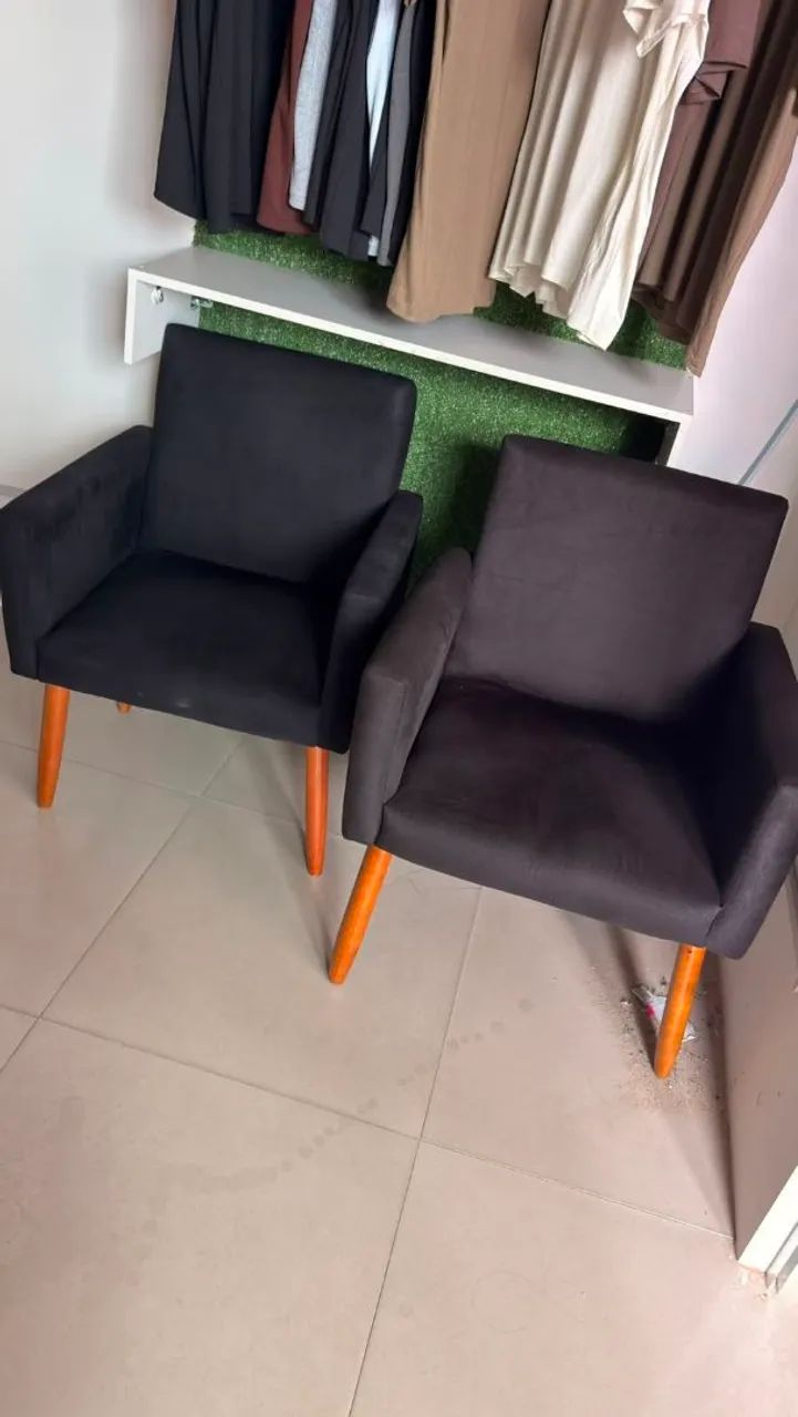 Vendo 2 Poltronas usada preta estado perfeito 