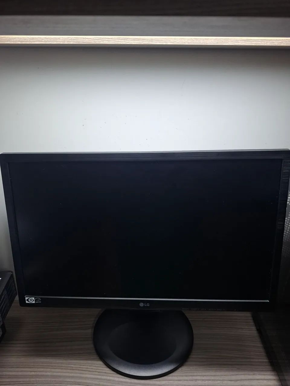 Monitor LG modelo 228n550y