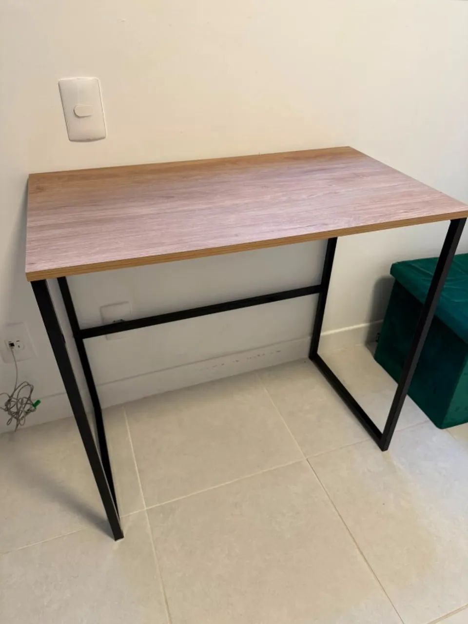 Mesa Escrivaninha 80 x 45 cm - Excelente Estado