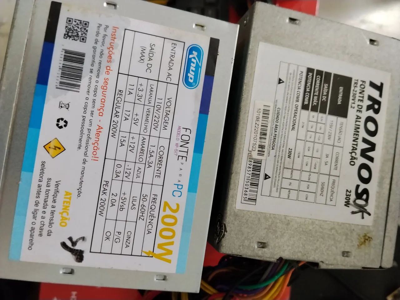 4 Fontes pra computador desktop. 