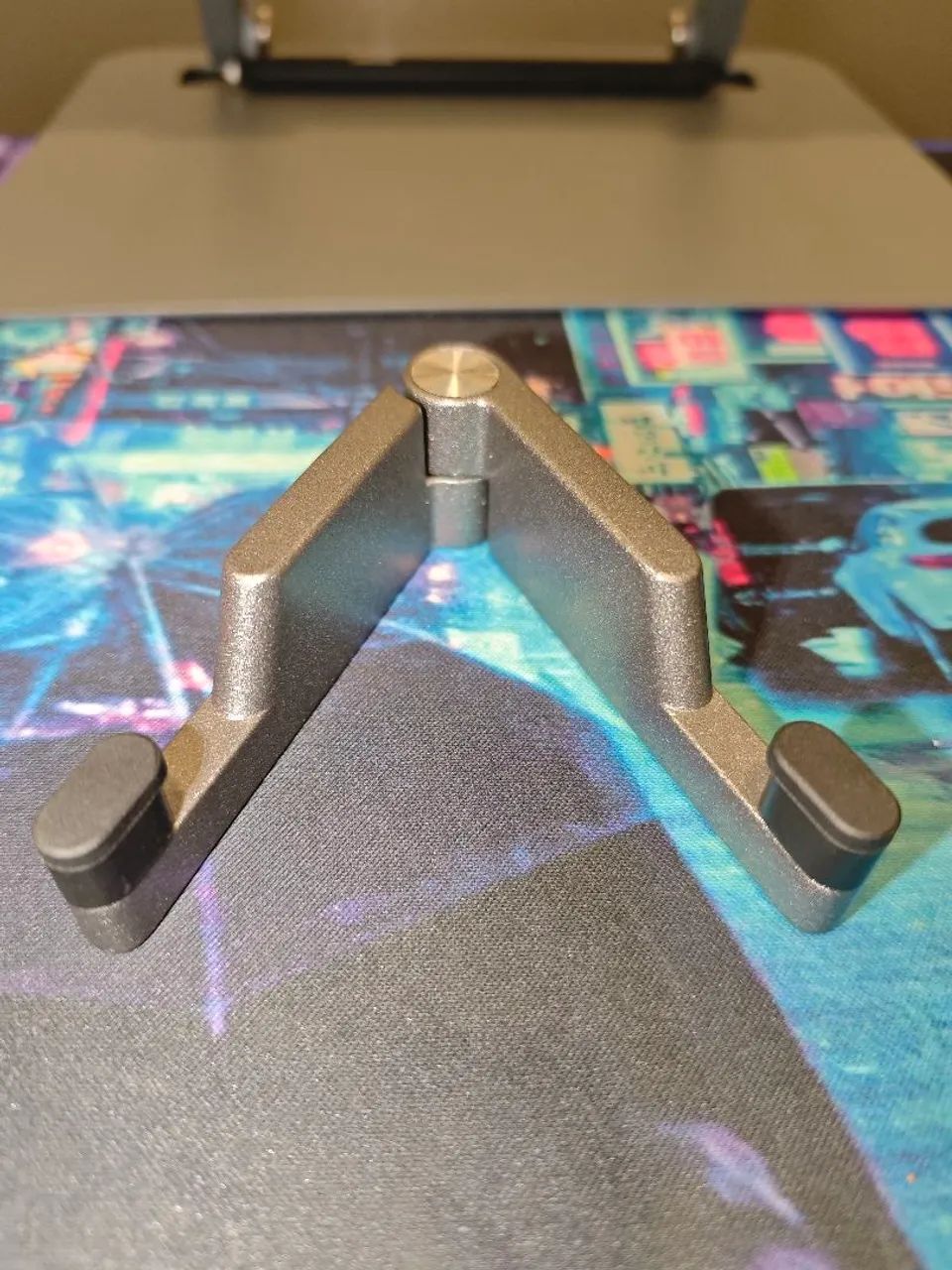 Mini suporte de alumínio para celulares e tablets (NOVO) - Foto 4