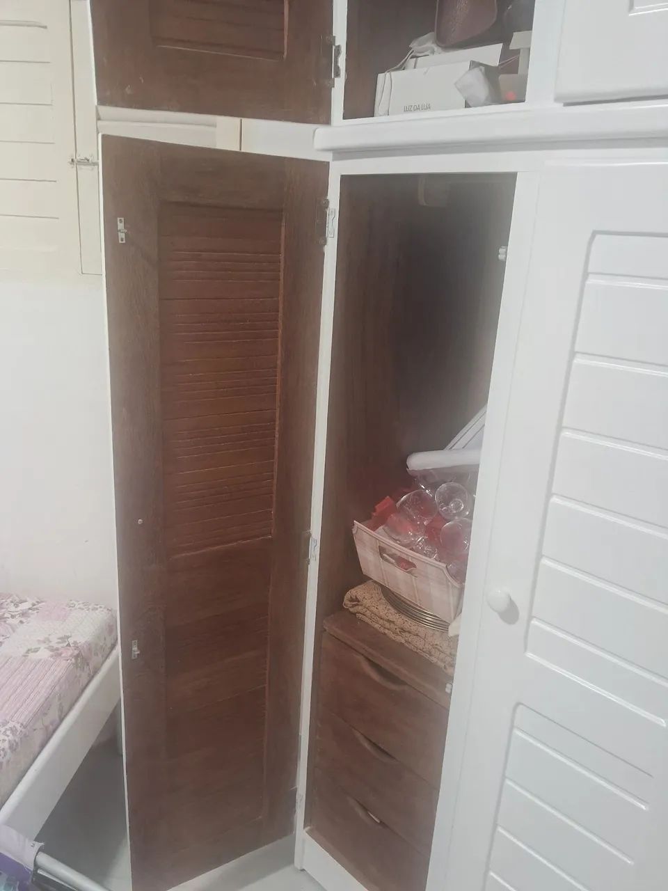 Quarto completo guarda roupa de duas portas e duas camas ja com colchao - Foto 3