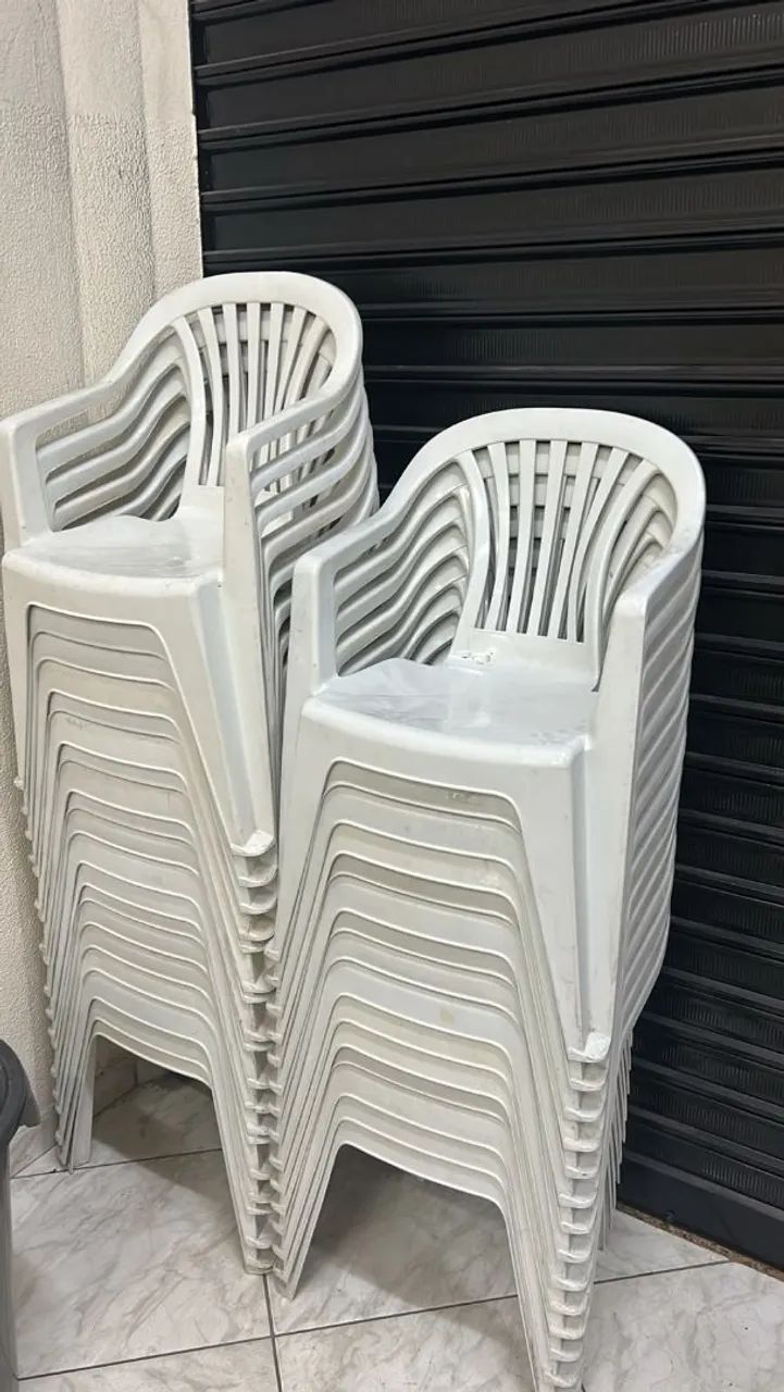 Cadeiras de Plástico 