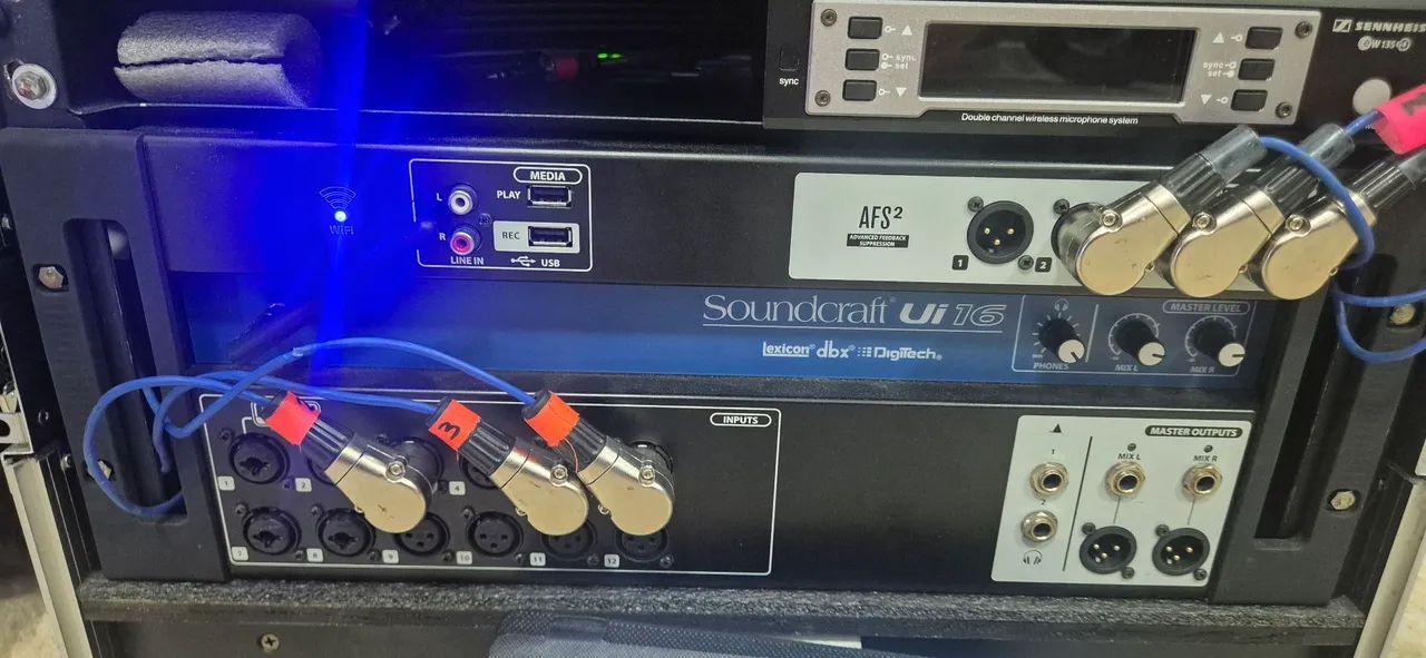 Rack com Mesa Digital Soundcraft UI16 - Foto 2