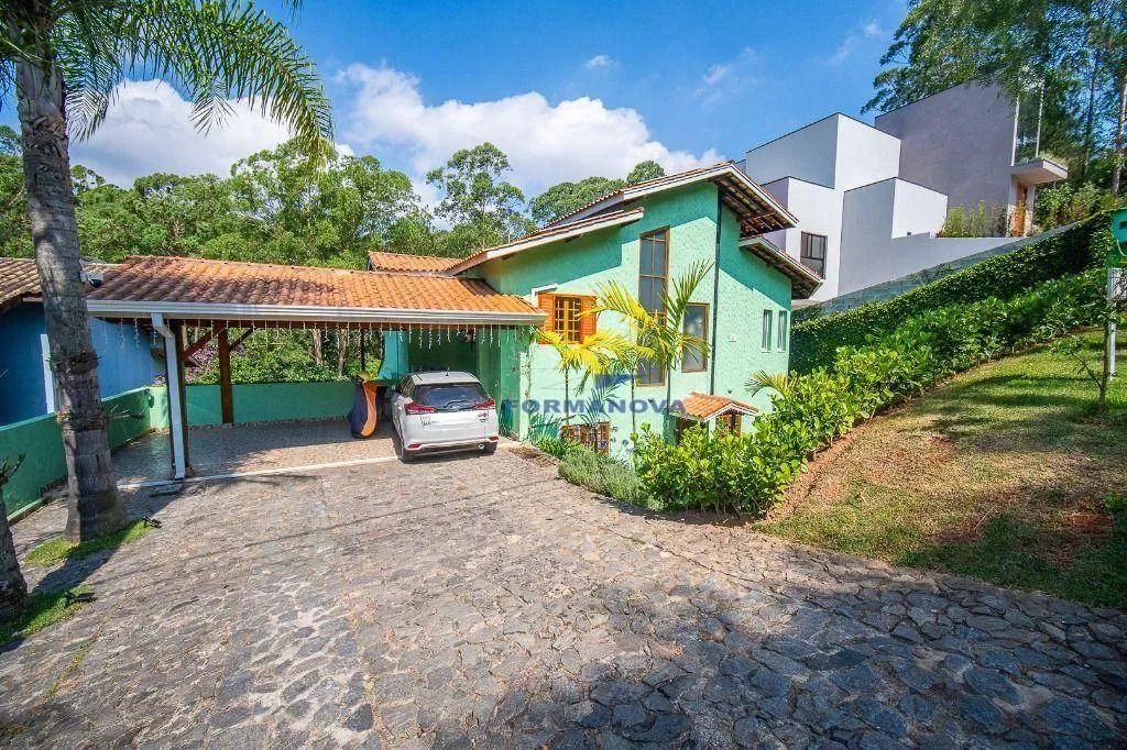 Casa com 3 Suítes à venda com 300 m² Granja Viana
