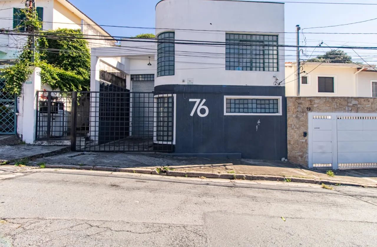 Galpão na Rua Rumaica, 76  600 m²