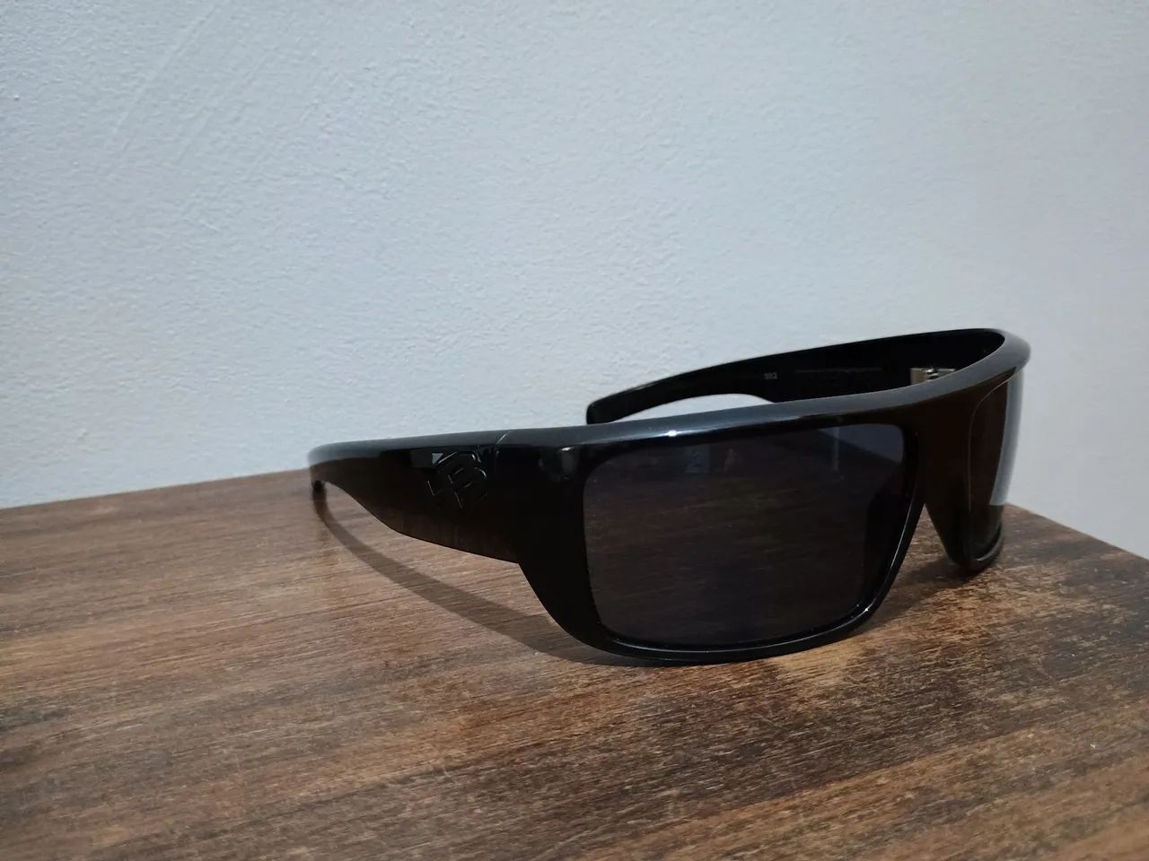 Oculos escuro HB original - Foto 3