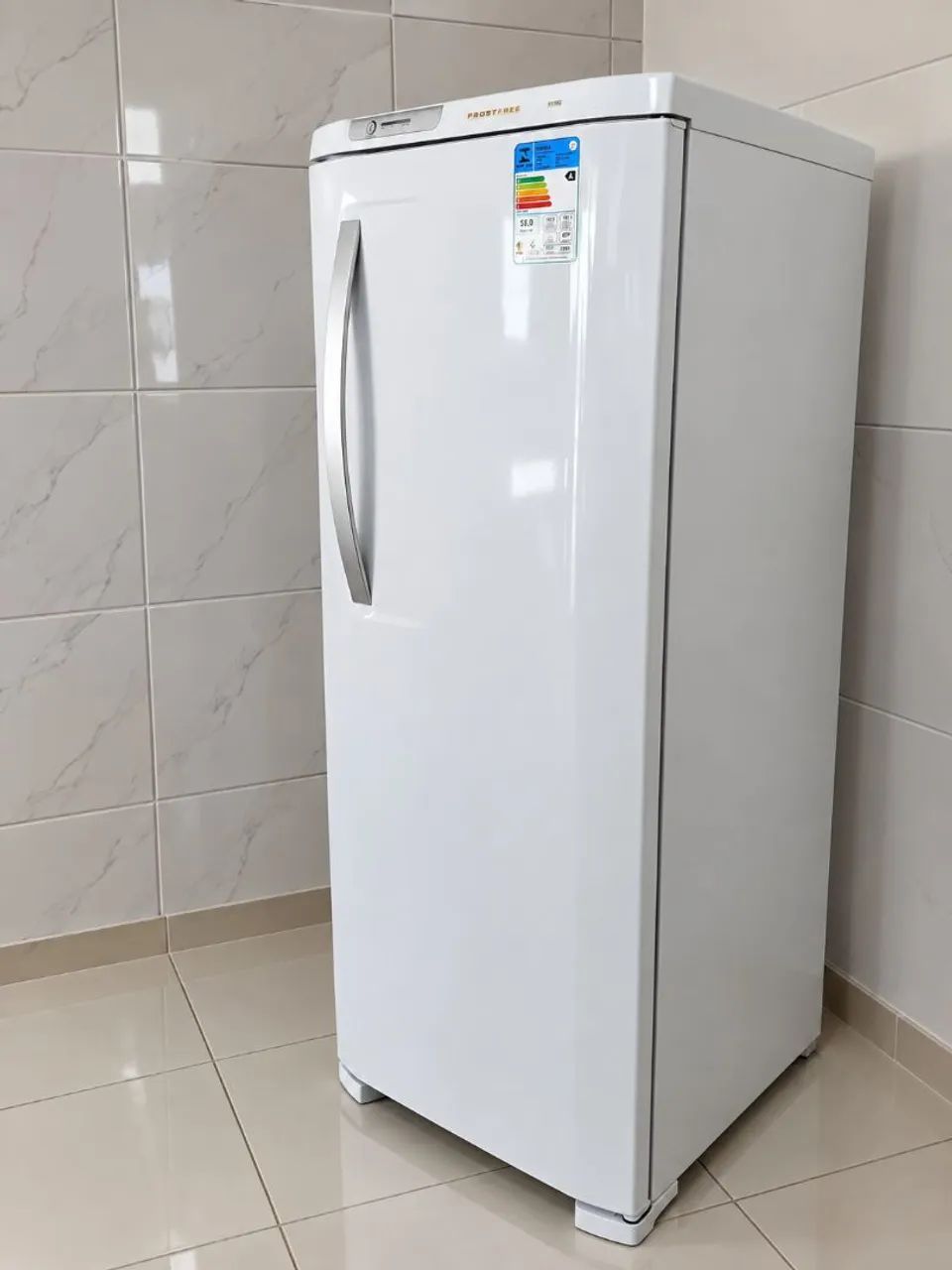 Geladeira Eletrolux,Muito Boa, Gelo seco. 