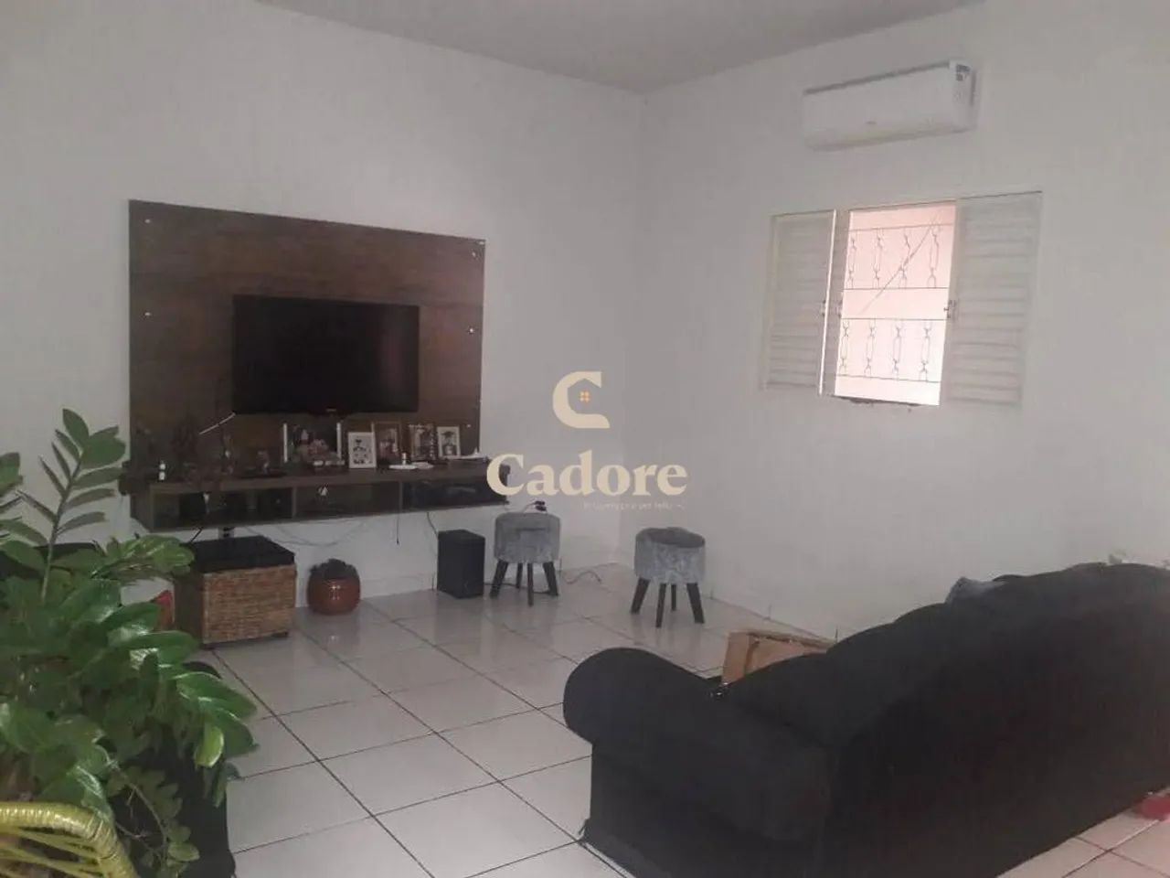 Casa à venda no Laranjeiras com 6 quartos sendo 02 suítes