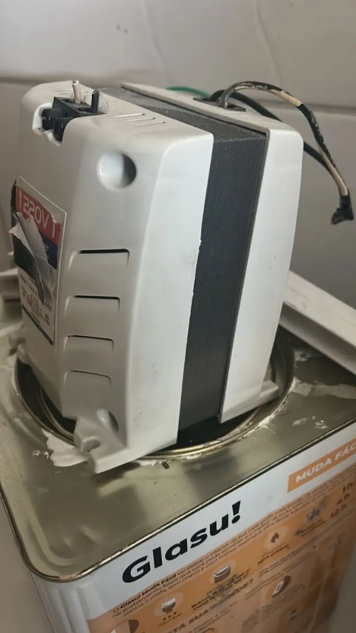 Vendo transformador de 5000 VA  pouco tempo de uso e funcionando perfeitamente  - Foto 2