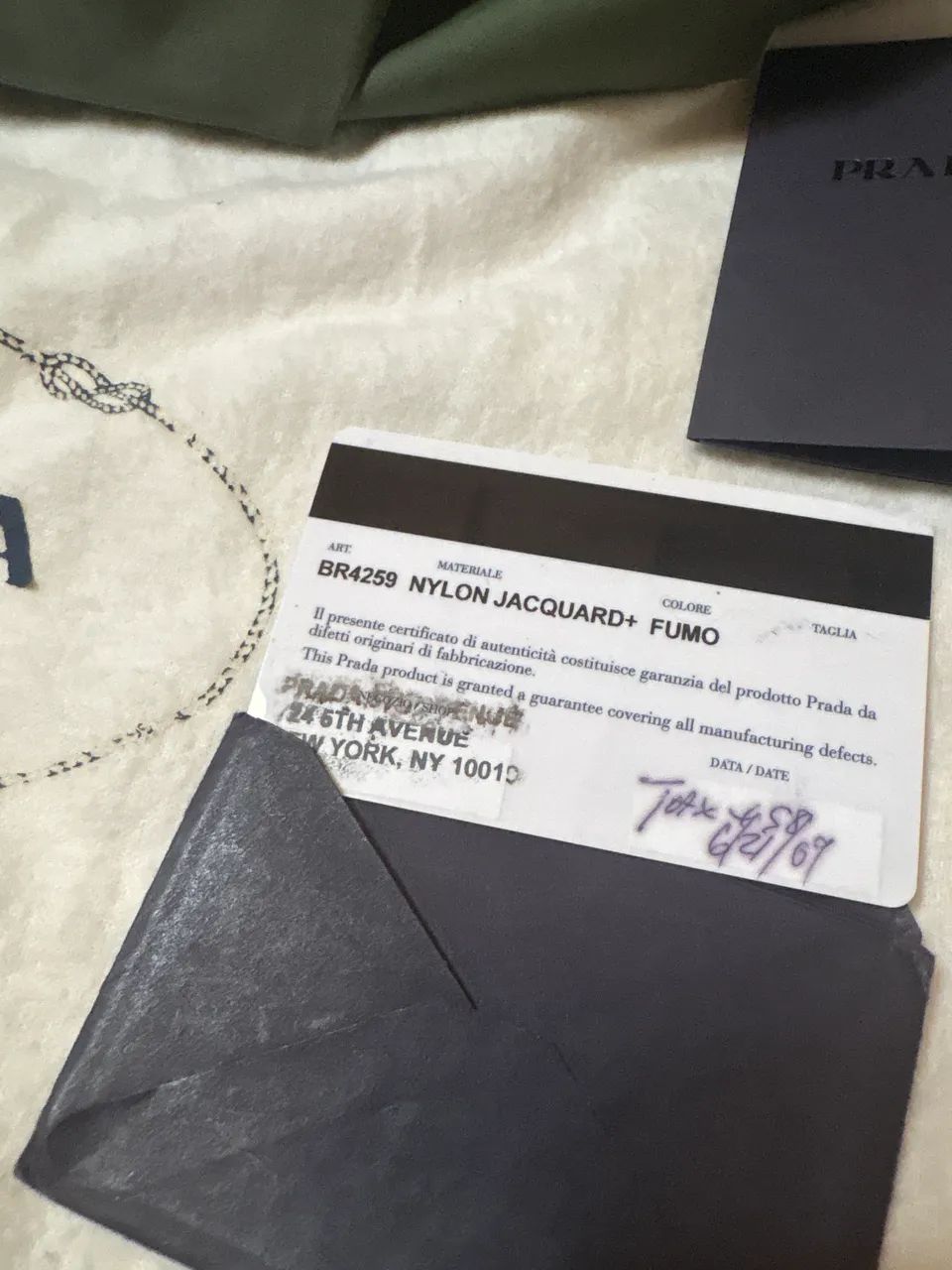 Bolsa Prada original com dust e certificado de autenticidade. Está em excelente estado!! - Foto 2
